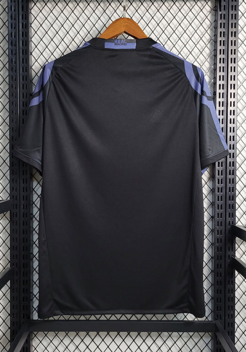 Real Madrid 16/17 Retro Jersey